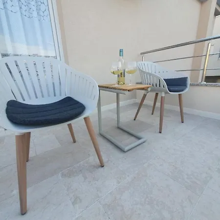Eni With Private Pool Solin