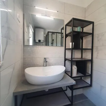 Eni With Private Pool
