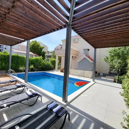 Villa Eni With Private Pool Solin