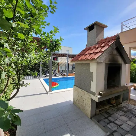 Eni With Private Pool Villa