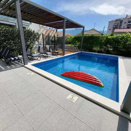 Villa Eni With Private Pool