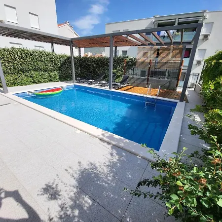 Villa Eni With Private Pool *