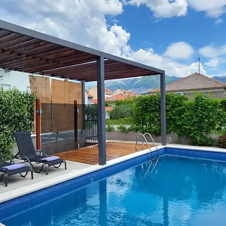 Eni With Private Pool * Solin