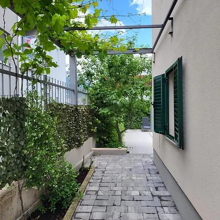 Eni With Private Pool Solin