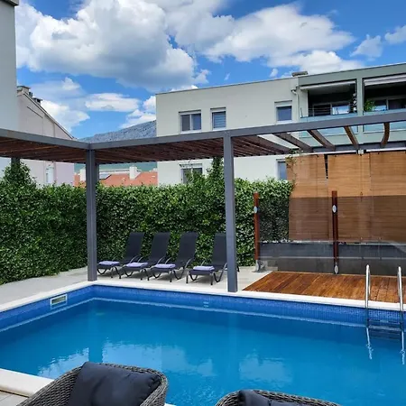 Eni With Private Pool Villa Solin
